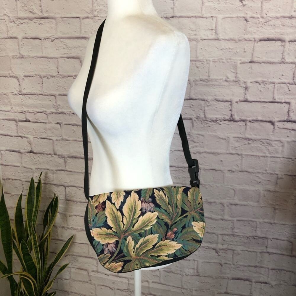 Vintage Wild West floral tapestry crossbody bag